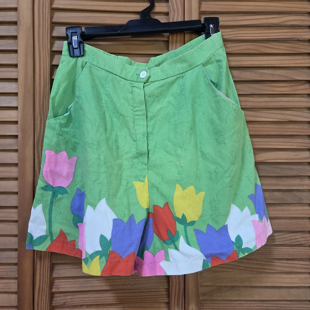 Vintage Floral Women's Shorts
